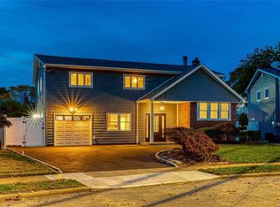 1227 N Pierce Ave, North Bellmore, NY 11710