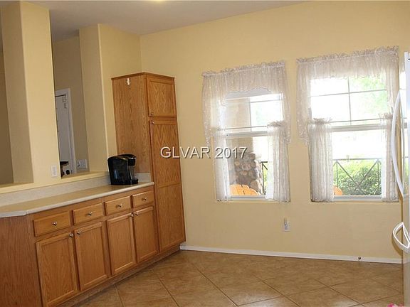 4th image of 729 Smokey Mountain Ave