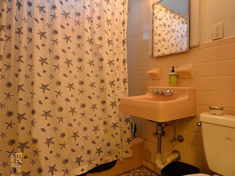 505 Washington St #2A — Photo 10