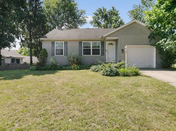 1314 Viking Dr, South Bend, IN 46628