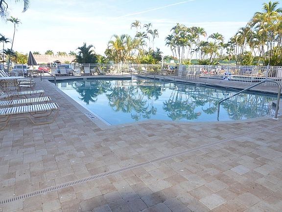 2 pools, handicap access