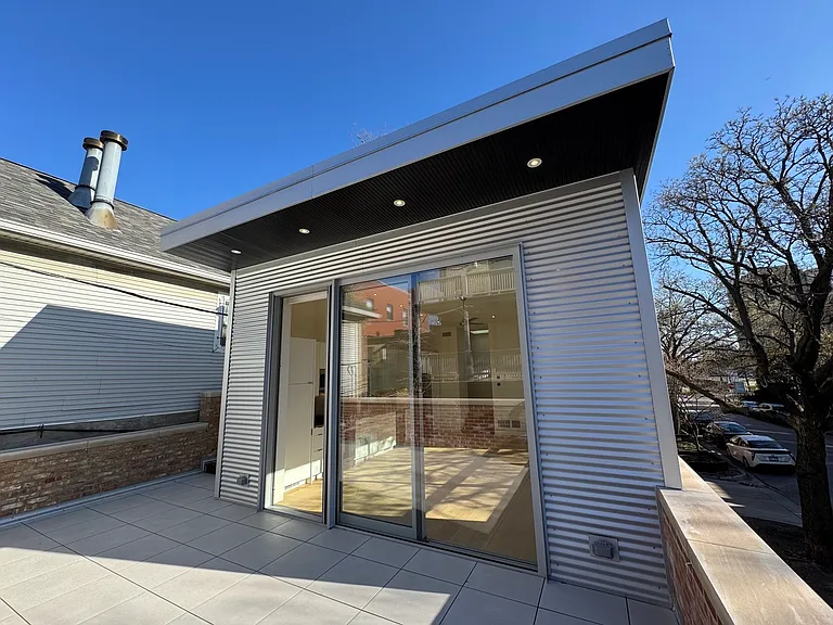 1317 N Leavitt St — Photo 21