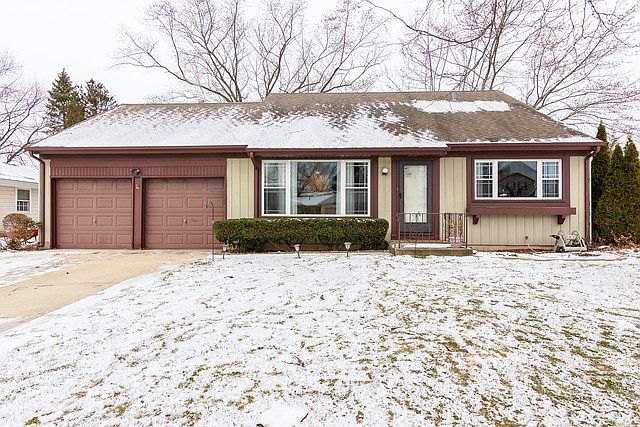 1st image of 855 Aspen Dr