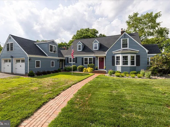 6 E School Ln, Yardley, PA 19067