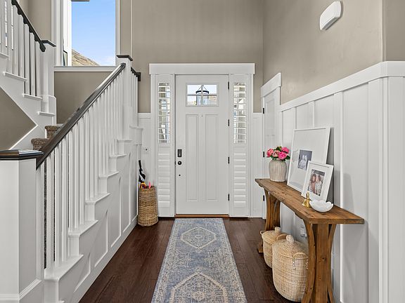 4th image of 1175 N Robyn Way