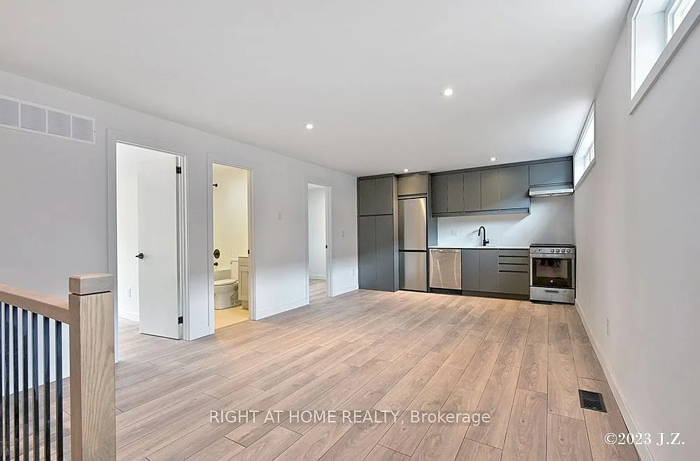 Building Photo - 48 Lanark Ave #B