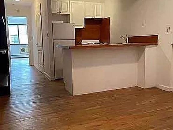 3rd image of 247 Eldridge St APT 2B