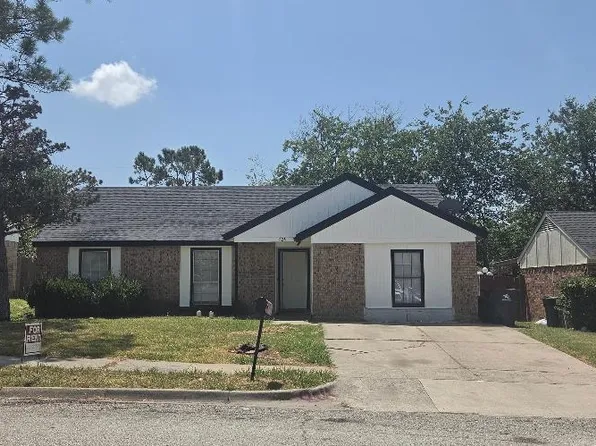 824 Annapolis Dr, Arlington, TX 76017