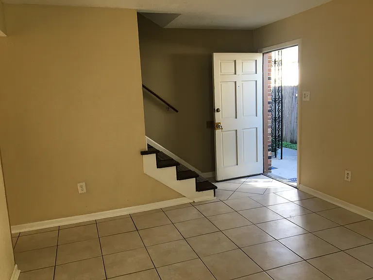 1748 Newport Pl #B — Photo 3