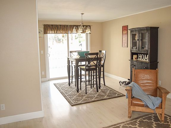 Dining opens to deck 