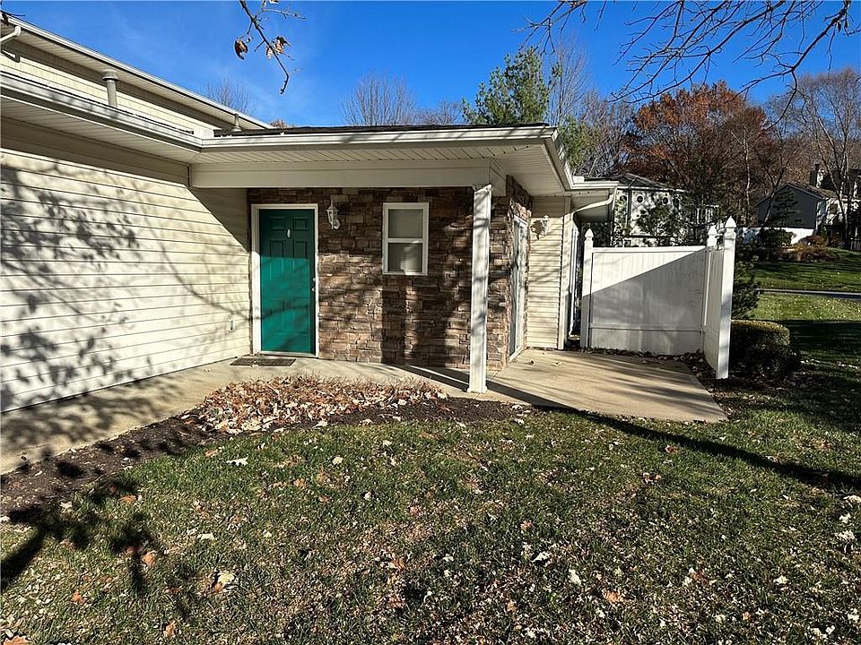1st image of 388 N Clayview Dr
