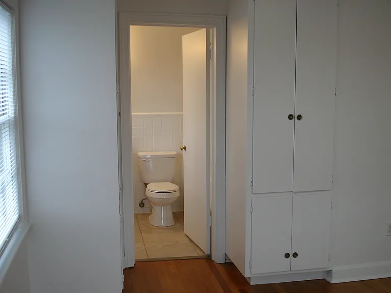 2401 Broadway Ave SW #A — Photo 14