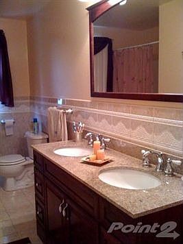 816 Coggeshall, NB bathroom sinks