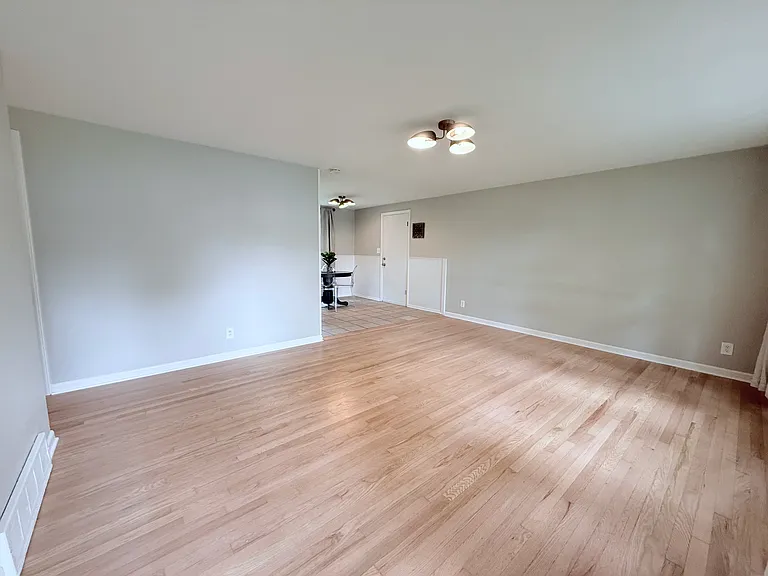 8721 W 82nd St — Photo 3