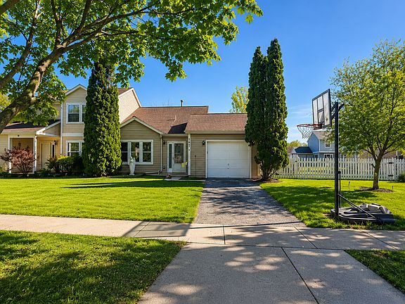 2nd image of 387 Chaparral Cir #387
