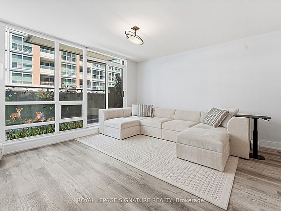 5th image of 263 Wellington St W #301