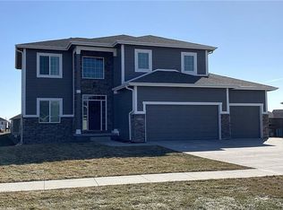 1110 Ridgetop Dr, Huxley, IA 50124