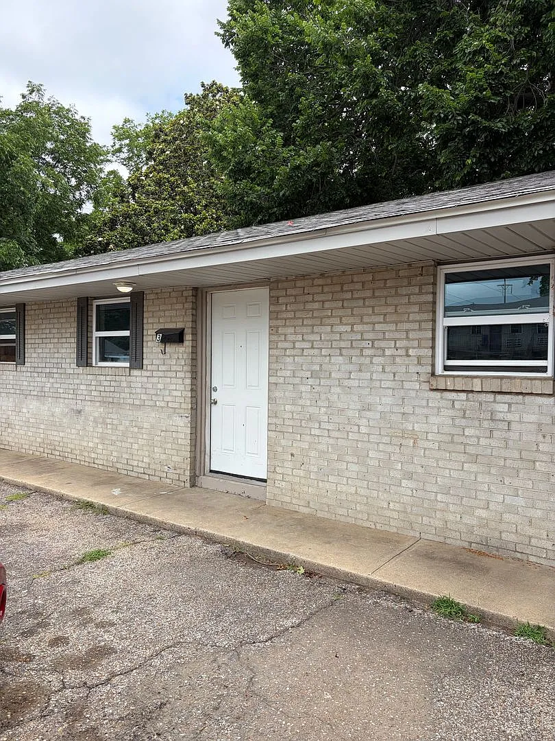 Bermudez - 2801 (CBC) — Photo 2