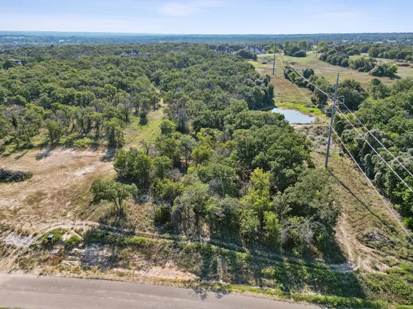 1049 Glenoaks Dr, Weatherford, TX 76088