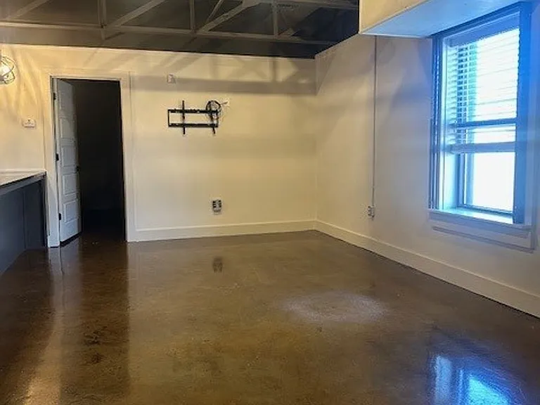 322 N Court St — Photo 12