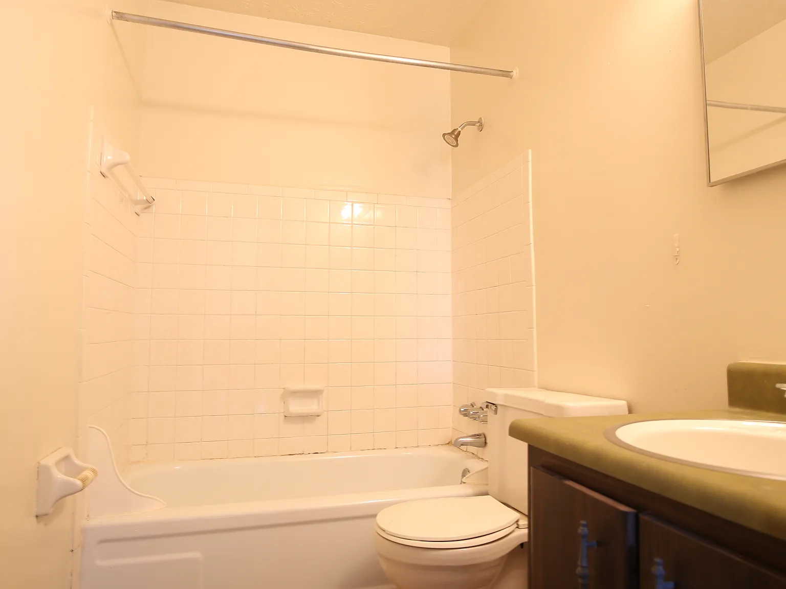2 bed, 650 sqft, $900 — Photo 4
