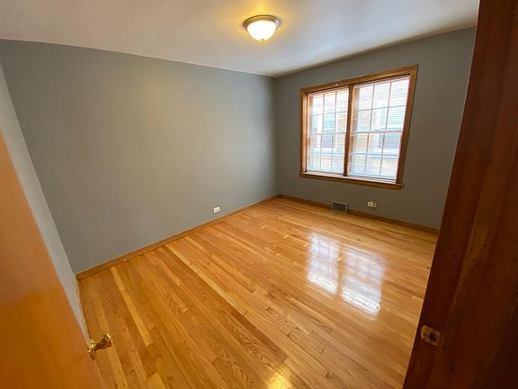 4th image of 1342 S Austin Blvd #1R