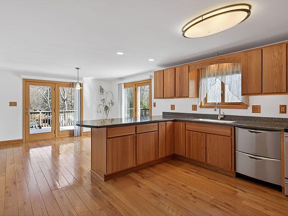 4th image of 281 Portland Road