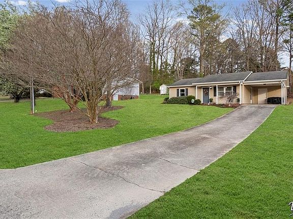 2nd image of 926 Meadowbrook Rd