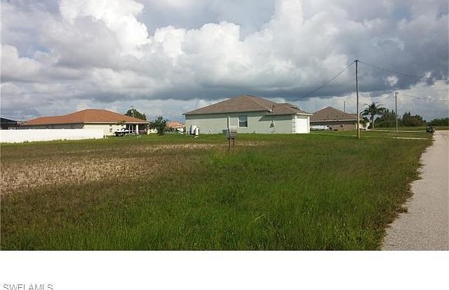 2nd image of 3750 NE 14th Ave