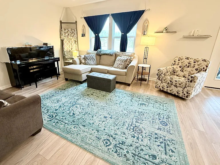 945 Longleaf Dr — Photo 4