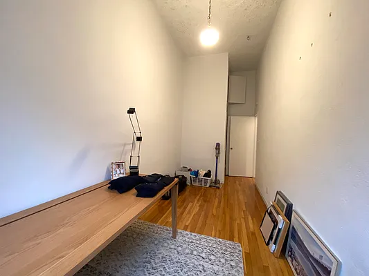 Rented by R New York | media 9