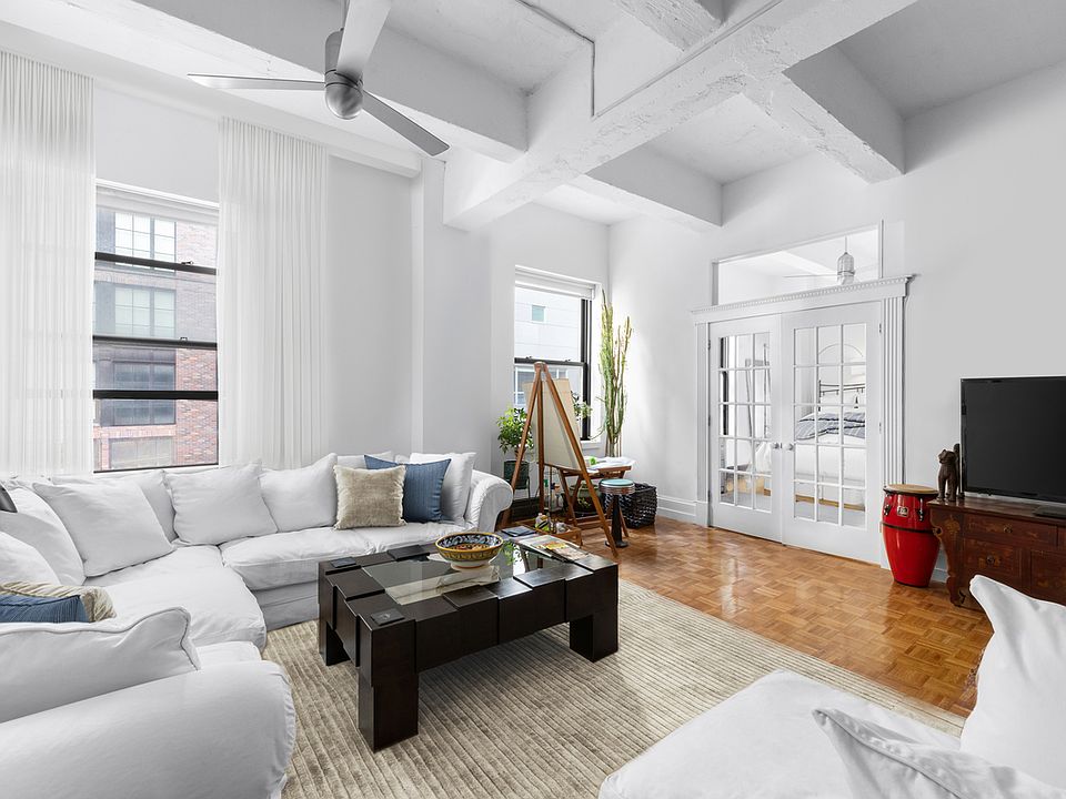 1st image of 529 W 42nd St APT 5F