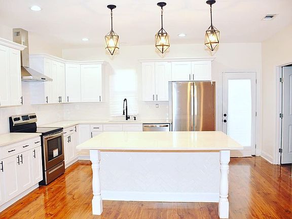 5th image of 4650 Galahad Dr