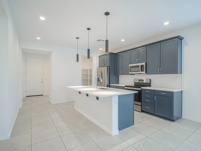 1793 N Westfall Ln — Photo 9