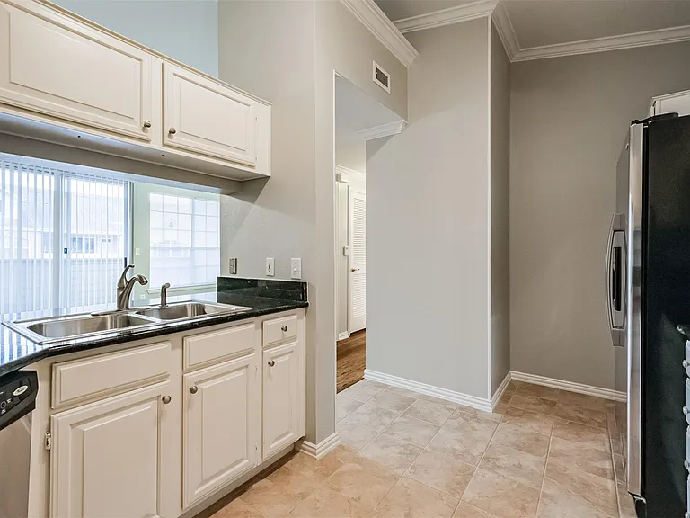 2111 Welch St #B304 — Photo 15