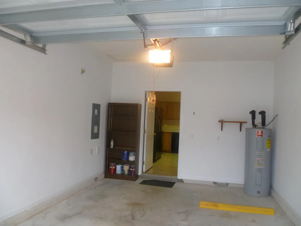 Garage - 803 Southern Creek Dr