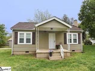 102 Wood Dr, Greer, SC 29651