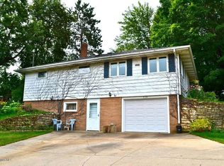 309 2nd St SW, Pine Island, MN 55963