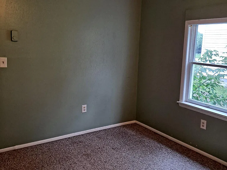 187 Pocahontas St — Photo 18