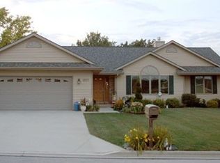 1812 Mapletree Rd, Howards Grove, WI 53083