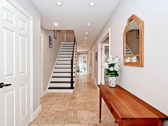 5th image of 19 Berkeley Ct