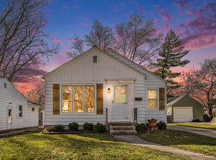 231 Woodside Dr NE, Grand Rapids, MI 49503