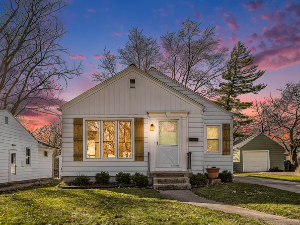 231 Woodside Dr NE, Grand Rapids, MI 49503