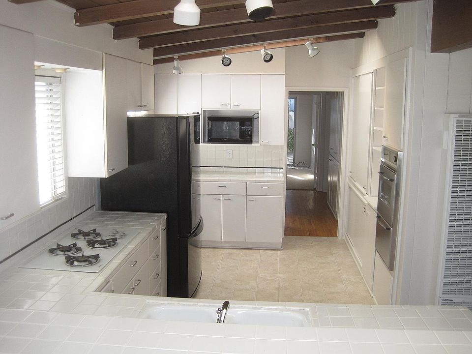 2nd image of 1729 Stanford Ave