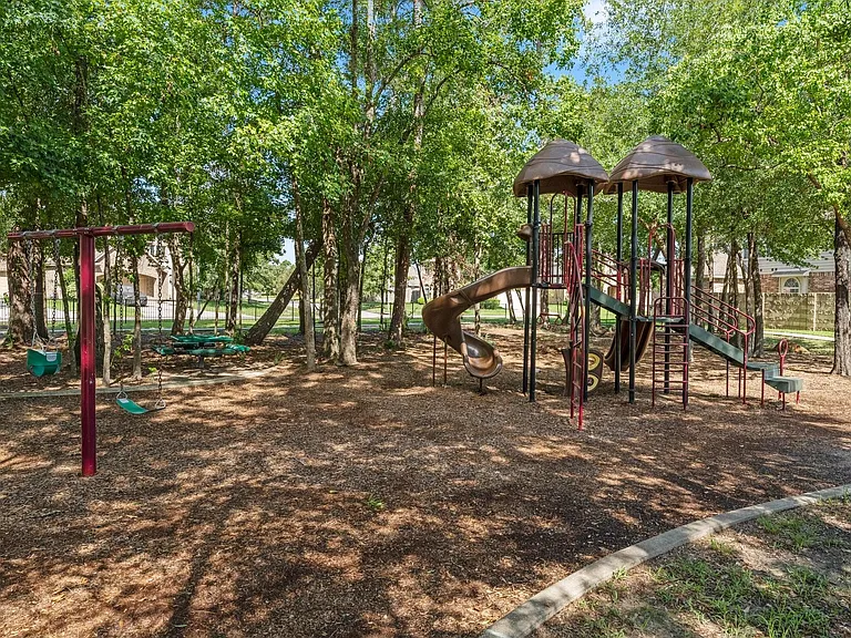 28134 Kudzu Dr — Photo 47