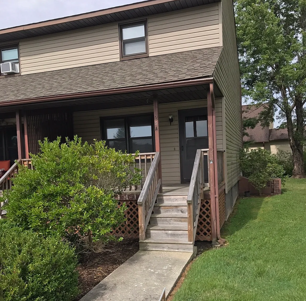 2 bed, 1.5 bath, 900 sqft, $1,450 — Photo 1