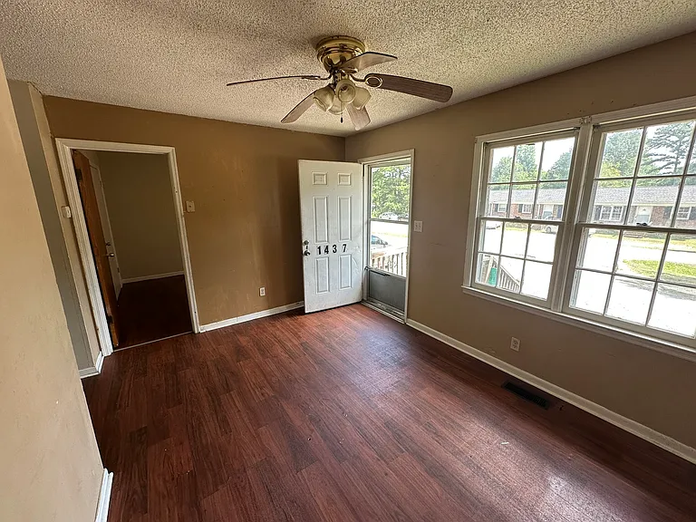 1437 Tripp Ln #1437 — Photo 3