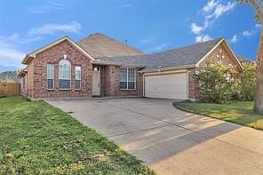 1st image of 831 Fair Oaks Dr