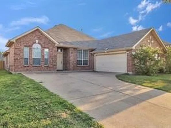 831 Fair Oaks Dr, Grand Prairie, TX 75052