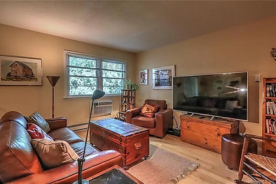 2nd image of 300 Meadowside Rd